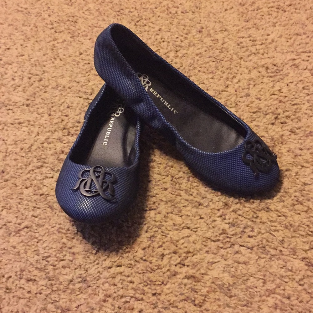 Women’s Ballet Flats - Size 8 Med
